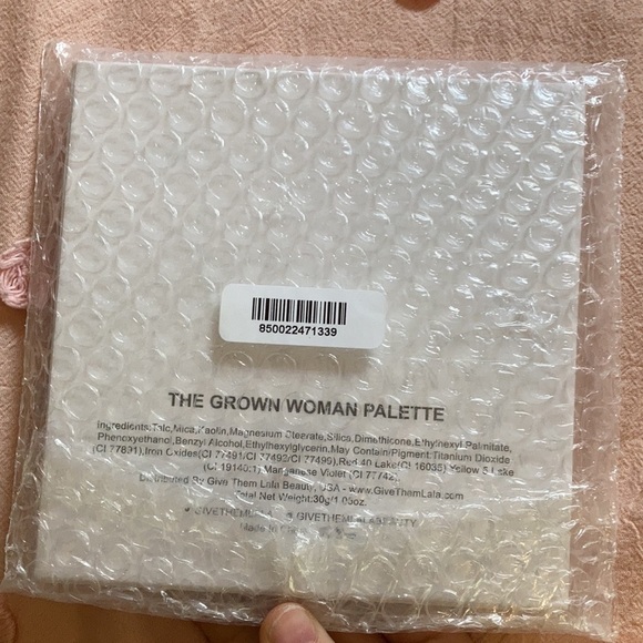 Give Them LaLa Beauty | The Grown Woman Palette - Picture 4 of 4